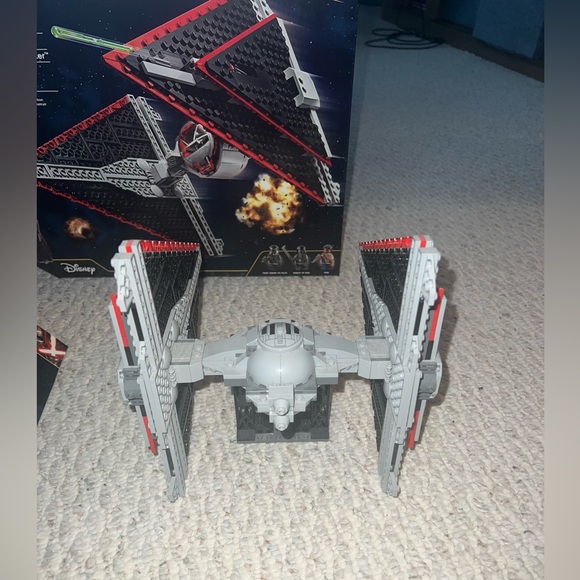 LEGO Star Wars: Sith TIE Fighter (75272) - Picture 9 of 10